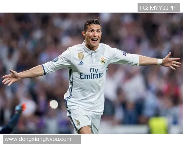 足球明星成长历程解析：从青涩少年到世界级球员的奋斗与荣耀