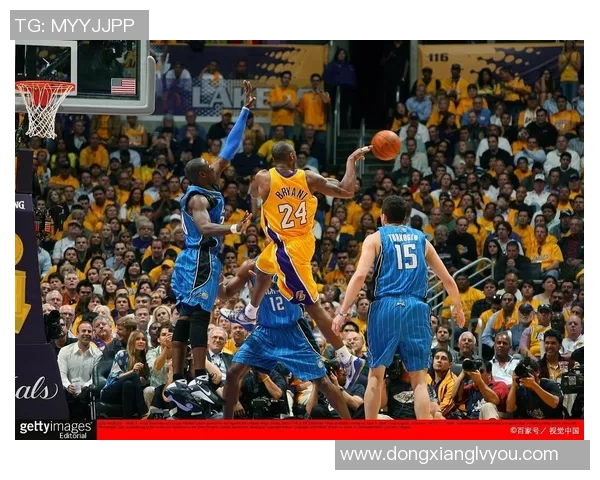 2009年NBA总决赛第三场湖人与魔术的激烈对决回顾与精彩瞬间分析